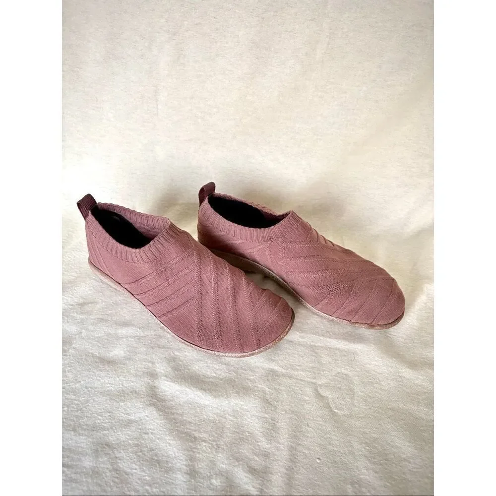 NAOT Okahu Slip-on Comfort Shoe in Blush 38/7.5 Gorpcore Podiatrist Approved